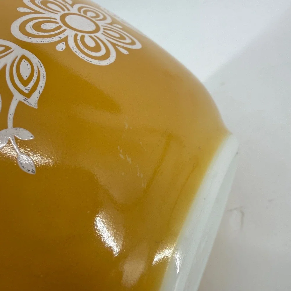 Vintage 70s Pyrex Butterfly Gold 401‎ Mixing Bowl 1.5 Pt Mustard Yellow Floral